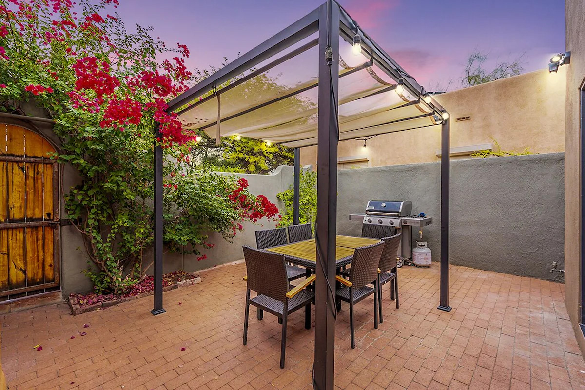 Abode - Outside dining night